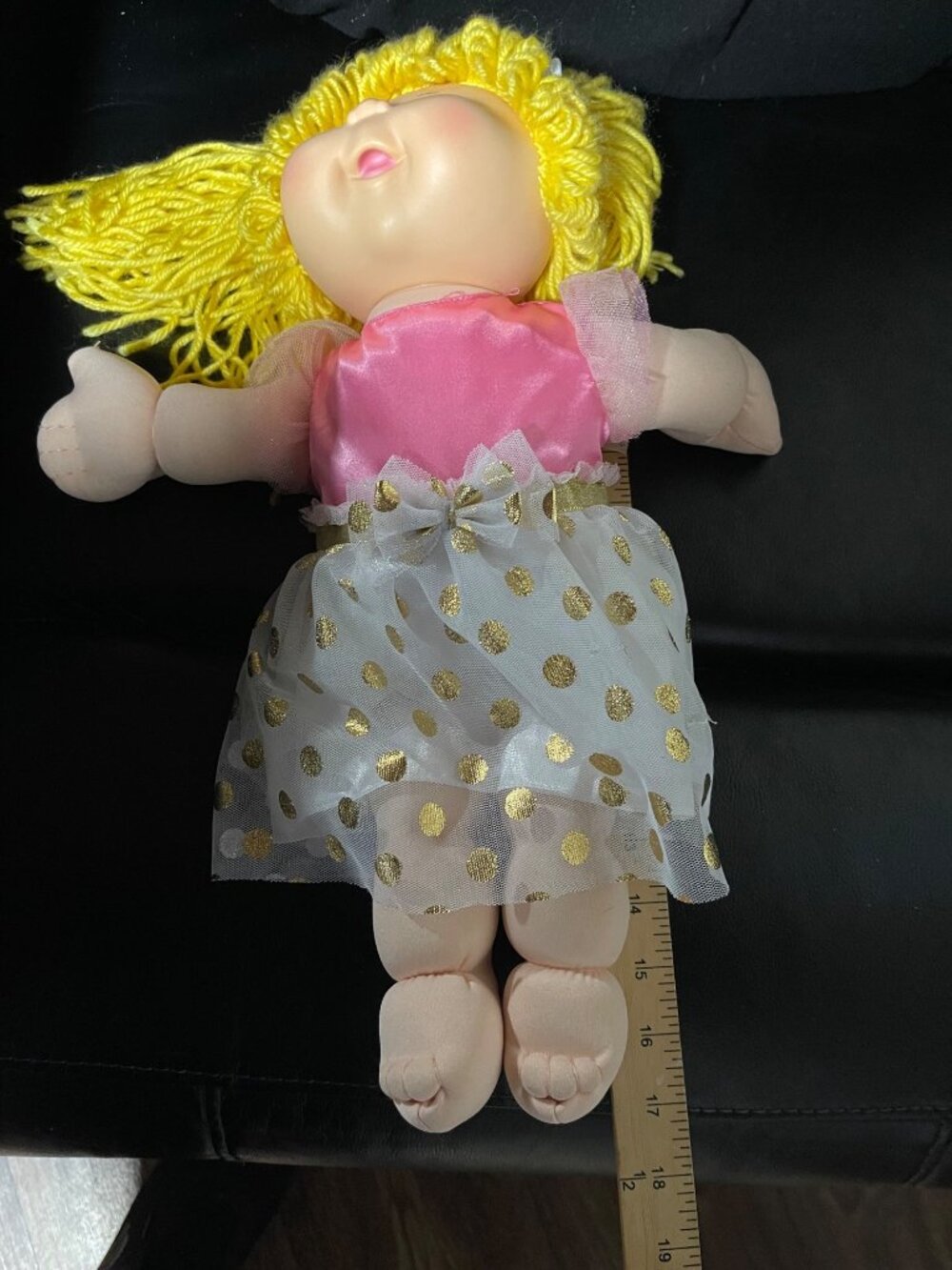 Cabbage Patch Kids Yellow Yarn Hair Doll In Pink & Gold Polka Dot Dress 2015 - Picture 16 of 16